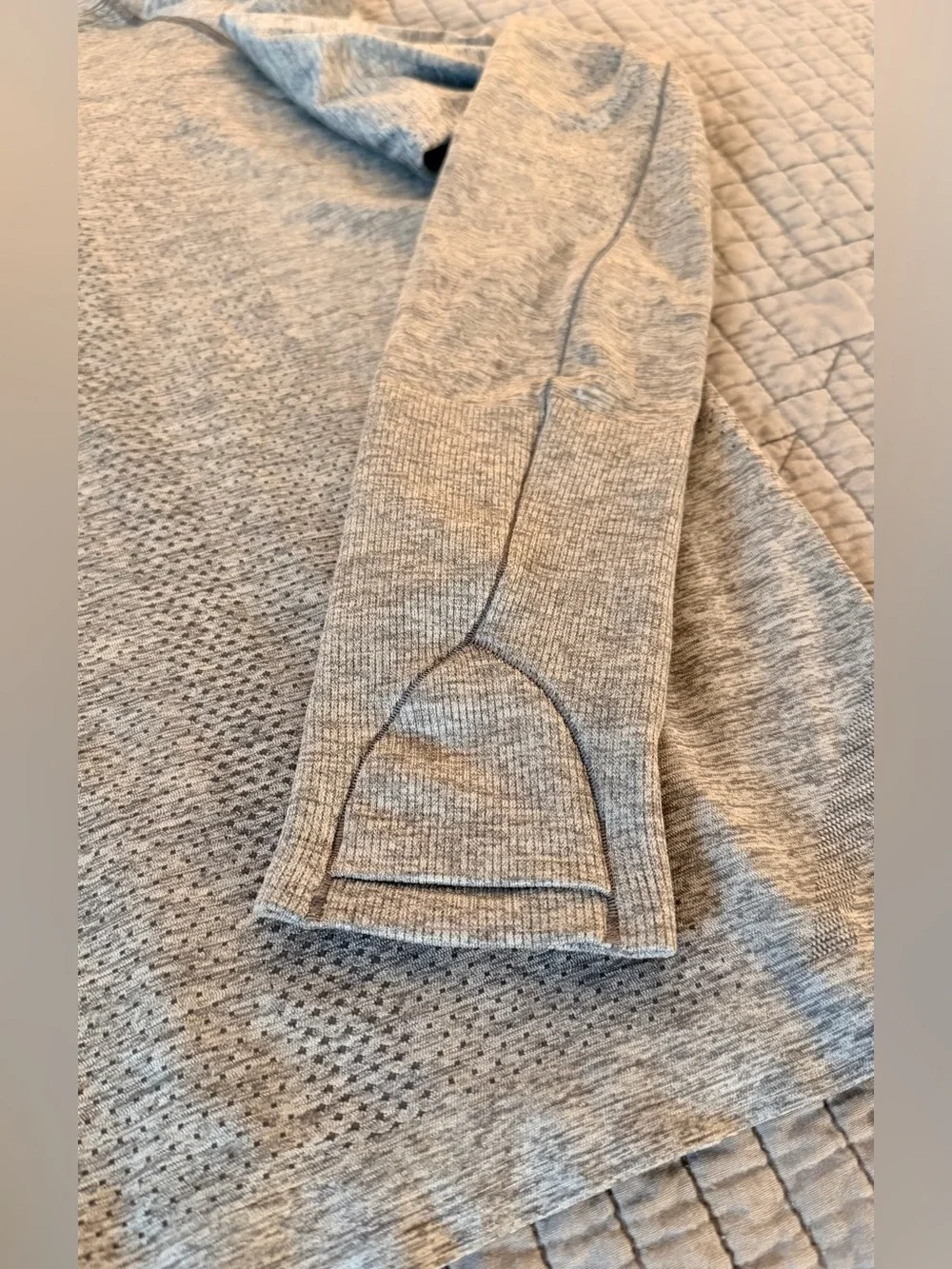 Lululemon Swiftly Tech Long Sleeve 2.0 Race Waist Length Thumbholes Gray 4